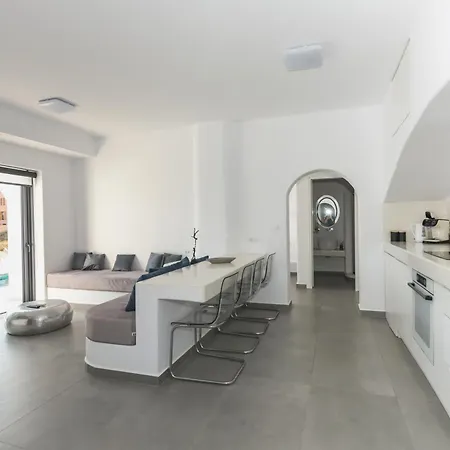 Shape-infinity Kamari (Kalymnos)